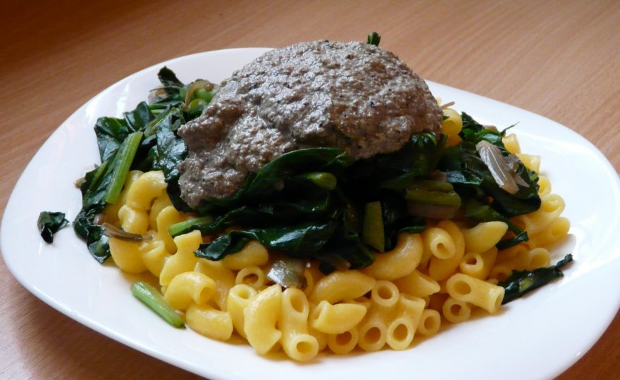 Bazalko-slunečnicové pesto na těstoviny
