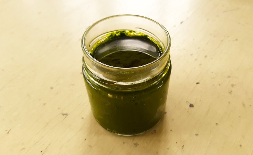 Pesto z medvědího česneku Pesto z medvědího česneku