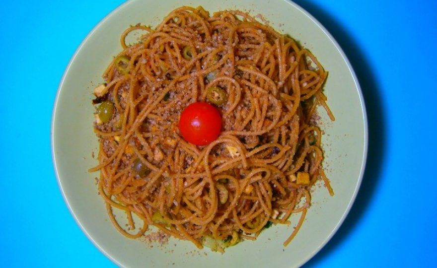 Špagety s tofu a sezamezánem