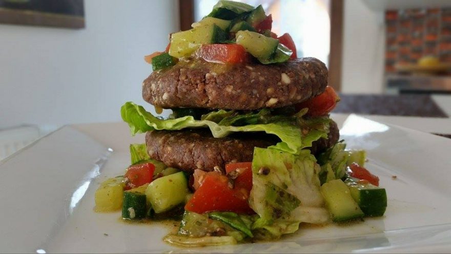 Mandlový raw burger