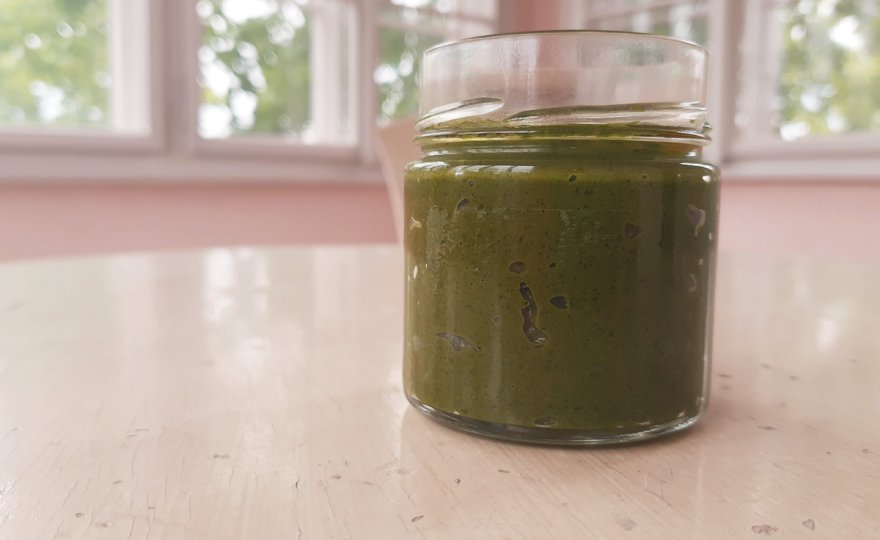 Bršlicové pesto