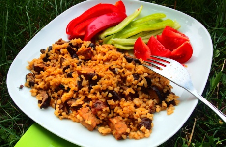 Bulgur s uzeným tempehem a hlívou